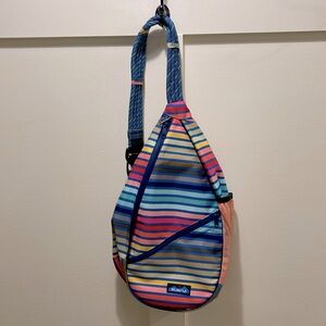 Kavu Paxton sling bag used it new condition!